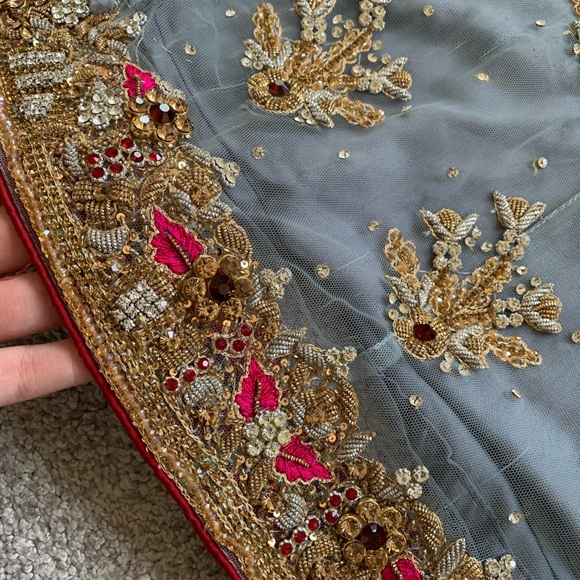 Embellished 3-piece Pakistani/Indian suit - Picture 3 of 5